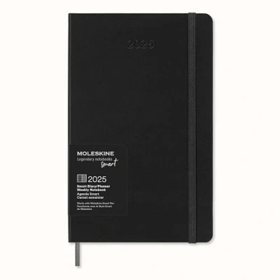 Abbildung von Moleskine Weekly Planner, Smart Kalendar 12 Monate 2025, Elastischer Verschluss, Schwarz, Großformat 13x21 cm