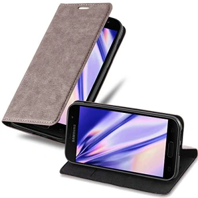 Abbildung von Cadorabo Hülle kompatibel mit Samsung Galaxy A7 2017 aus Premium Kunst Leder Flip Klappbare Stoßfeste Magnetische [Standfunktion] [Kartenfächern] Cover für Tasche in Braun