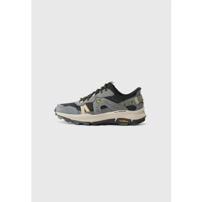 Abbildung von Skechers Herren X John Deere Equalizer 5.0 Trail Harvester Sneaker, anthrazit, 41.5 EU