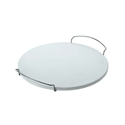 Abbildung von RÖSLE Pizzastein rund, Hochwertiger aus Cordierit zur Zubereitung von Pizza, Flammkuchen, Brot usw. auf dem Grill oder im Backofen, verchromte Stahlgriffe, 41 cm