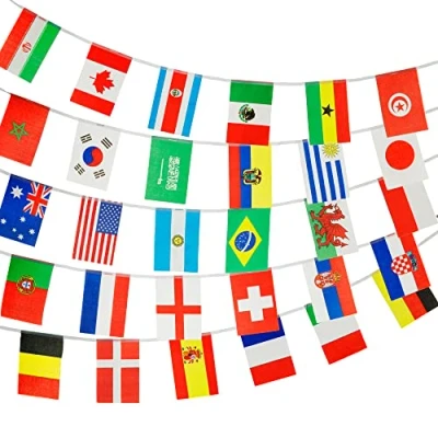 Abbildung von PHENO FLAGS Flagge Flaggenkette 10 Meter Girlande Fahnenkette Wimpelkette Deko, stabile Schnur