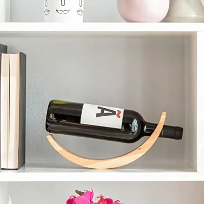 Abbildung von InnovaGoods® Schwebender Holzflaschenhalter für Wein Woolance, dekorieren Sie Ihr Zuhause mit Stil und Eleganz, braune Farbe, Material Kautschukholz, ideal Partys Veranstaltungen.