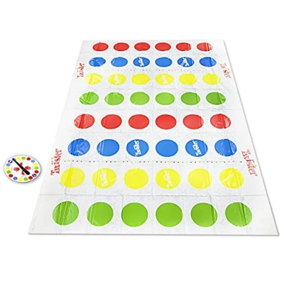 Abbildung von Hasbro Gaming Twister Ultimate mit größerer Matte und mehr Farbfeldern, Spiel für Familien Kinder ab 6 Jahren, kompatibel Alexa (eksklusiv nur bei Amazon)
