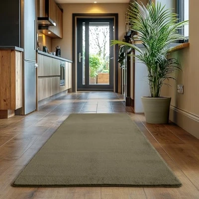 Abbildung von SIMPEX Läufer Teppich Grün 80x150 cm Kurzflor Waschbar, weich &amp; rutschfest, modernes einfarbiges Design für Schlafzimmer, Küche Flur