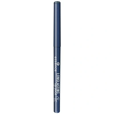 Abbildung von essence cosmetics LONG LASTING eye pencil, Kajal, Nr. 26 deep sea baby, blau, definierend, langanhaltend, vegan, Nanopartikel frei, ohne Parfüm (0,28g)