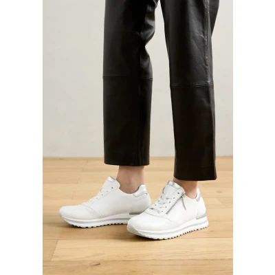 Abbildung von Gabor Comfort Sneaker low, Damen, Größe: 41, Weiss/silber Schuhe