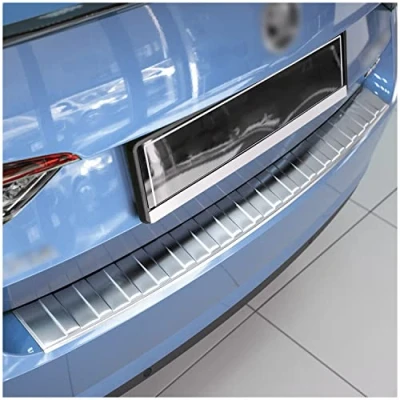 Abbildung von teileplus24 L596 Ladekantenschutz V2A Edelstahl kompatibel mit Skoda Superb 3 Kombi 2015 2019 Abkantung, Farbe:Silber gebürstet
