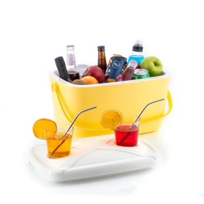 Abbildung von InnovaGoods Kühlbox mit 15 l, Mehrzweck Deckel, 2 Getränkehalter, tragbarer Kühlschrank im Vintage Design, Picknickkorb, ideal, Picknick, Camping, Garten, Strand, Pool. Gelb, Standard