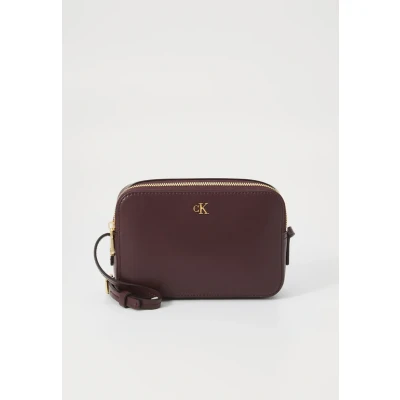 Abbildung von Calvin Klein Mini Bag &quot;CK CAMERA BAG&quot;, Damen Schultertasche, kleine Umhängetasche, mit CK Logo