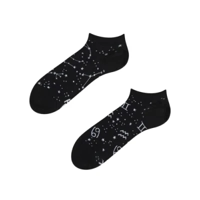 Abbildung von Dedoles Sneaker Socken Low Cut Füßlinge Unisex Damen Herren Baumwolle lustiges Design Geschenk links rechts verschieden, Farbe Schwarz, Motiv Sternzeichen Knöchelsocken, Gr. 35 38