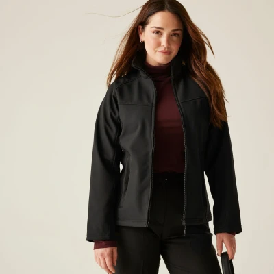 Abbildung von Regatta Uproar Soft Shell Damenjacke, Schwarz (All Black), 34