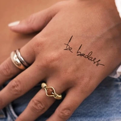 Abbildung von be badass Inkster Tattoo vegane &amp; wasserfeste Temporäre Tattoos für Erwachsene EU Kosmetikzertifizierte Farbe revolutionäres 2 Wochen Premium Klebetattoos