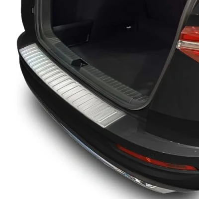 Abbildung von teileplus24 AL208 Aluminium Ladekantenschutz kompatibel mit Skoda Karoq Facelift 2021 , Farbe:Silber