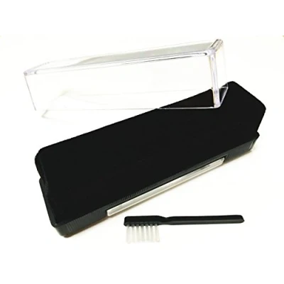 Abbildung von Samtbürste zur Schallplattenpflege und Nadelbürste analogis Brush 3