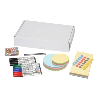 Abbildung von MAUL Moderationszubehör MAULselect Zubehör für Moderatorenkoffer und Moderationskoffer Set mit 1.051 Teilen Inkl. Moderationskarten, Schere, Marker, Stecknadeln Kugelschreiber Weiß