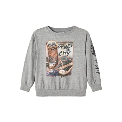 Abbildung von NAME IT Boy&#039;s NKMTOMANSO LS Loose Sweat BRU Sweatshirt, Grey Melange, 134/140