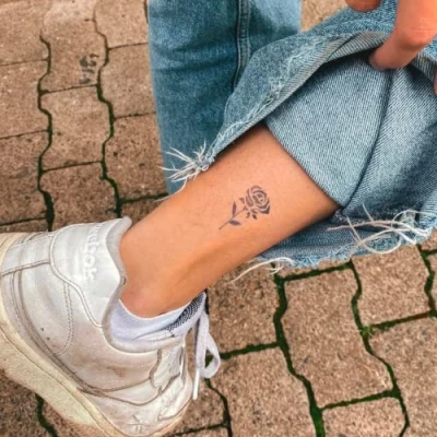 Abbildung von Inkster Tattoo kleine Rose vegane &amp; wasserfeste Temporäre Tattoos für Erwachsene EU Kosmetikzertifizierte Farbe revolutionäres 2 Wochen Premium Klebetattoos&amp; Fake