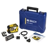 Abbildung von Brady, M211 Etikettendrucker Kit, mobiler Thermotransfer Drucker, 203dpi, max. Breite 19.05 mm, Bluetooth, incl. vielem Zubehör, EU UK US Version (170390)