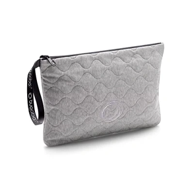Abbildung von Bugaboo Wickel Clutch, Wickeltasche mit herausnehmbarer Wickelunterlage, wasserdicht und leicht zu reinigen, ideal für unterwegs in Light Grey Mélange
