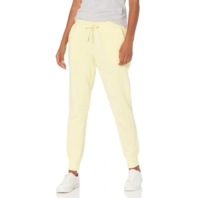 Abbildung von Amazon Essentials Damen Fleece Jogginghose Mit Bündchen (In Übergrößen Erhältlich), Hellgelb, M