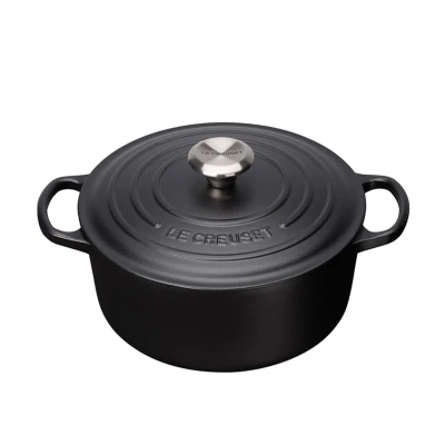 Abbildung von Le Creuset Signature Runder Bräter 24 cm Mattschwarz