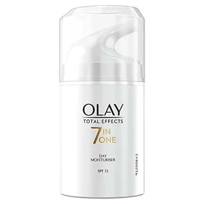 Abbildung von Olay Total Effects 7 in 1 Tagescreme (50 g) mit Vitamin E, B3 und B5, Feuchtigkeitscreme für Frauen, Gesichtscreme Damen, Pflege &amp; Schutz trockene Haut LSF 15