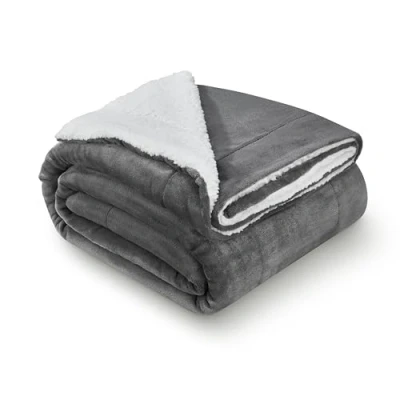 Abbildung von Tagesdecke Fleecedecke 150x200 cm, Juskys, mit Sherpa und Fleece, moderne Farbgebung, kuschelig weich