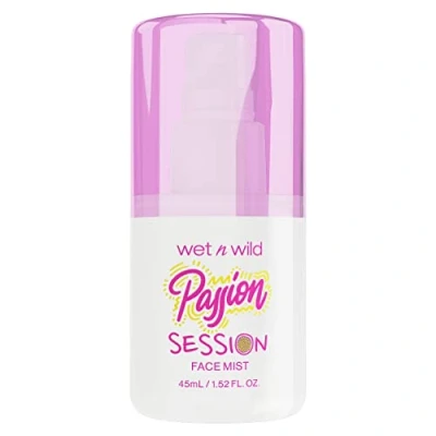 Abbildung von wet n wild, Face Mist Wild Crush Passion Collection, 3 in 1 Primer Mist, Setting Spray und Refresher, mit Kamille Gurkenextrakt Grüntee Extrakt, Session