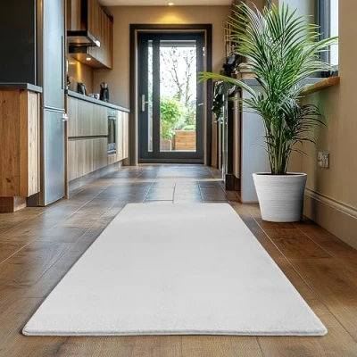 Abbildung von SIMPEX Läufer Teppich Weiss 80x150 cm Kurzflor Waschbar, weich &amp; rutschfest, modernes einfarbiges Design für Schlafzimmer, Küche Flur