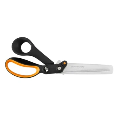 Abbildung von Fiskars Gezahnte Hardware Schere, Für Rechtshänder, Mit kraftverstärkender Technologie, Länge: 24 cm, Rostfreie Stahl Klinge/Kunststoff Griffe, Schwarz/Orange, Amplify, 1020223