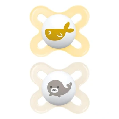 Abbildung von MAM Original Start Schnuller für Neugeborene im 2er Set Größe 0 2 Monate, aus SkinSoft Silikon, bio rund, mit Schnullertasche, creme