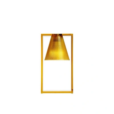 Abbildung von Kartell Light Air Tischleuchte, bernstein