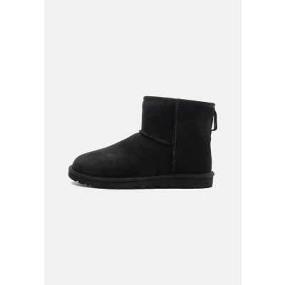 Abbildung von UGG Classic MINI Stiefelette, Herren, Größe: 48.5, Black Schuhe