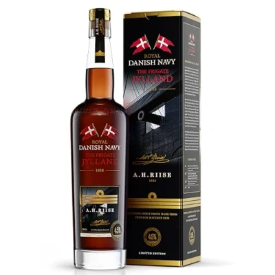 Abbildung von A.H. Riise Royal Danish Navy The Frigate Jylland Premium Spirituose auf Rumbasis Lieblicher Geschmack 700 ml 45% Vol.