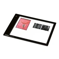 Abbildung von Kaiser Fototechnik 2454 LED Leuchtplatte &quot;slimlite plano&quot;, 5000K, dimmbar, Netz und Akkubetrieb inklusiv /Ladegerät, Leuchtfläche 32 x 22,8 cm schwarz