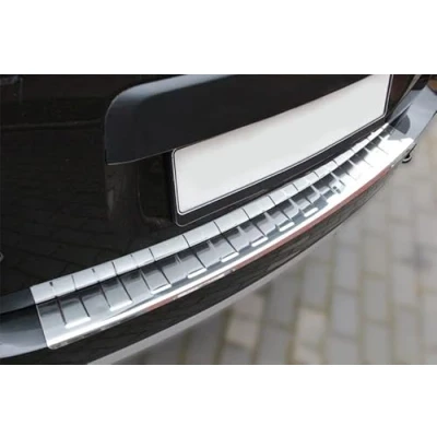 Abbildung von Ladekantenschutz Edelstahl CHROM kompatibel für Dacia DUSTER I 2010 2017 mit Abkantung premium Qualität von RECAMBO