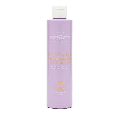 Abbildung von Maternatura, Volumen Balsam für feines Haar mit Safranblüten, Nahrung und Leichtigkeit strahlendes Haar, Bio Beauty Routine Made in Italy 250 ml