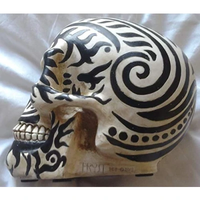 Abbildung von Totenkopf Spardose Maori Ram Skull Deko Figur