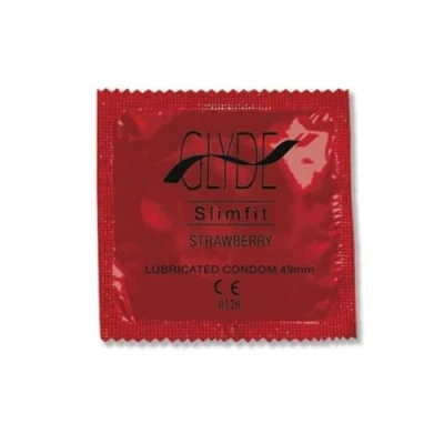 Abbildung von Ultra «Slimfit Strawberry» vegane, schmale Erdbeer Kondome (100 Kondome) 100 St