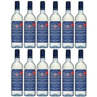 Abbildung von Casal Garcia Vinho Verde Weißwein Wein halbtrocken Portugal Inkl. FeinWert E Book (12 Flaschen)