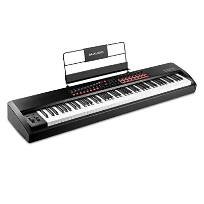 Abbildung von M Audio Hammer 88 Pro USB MIDI Keyboard Controller mit gewichteten Hammermechanik Tasten, Beat Pads, zuweisbaren Kontrollen und Software