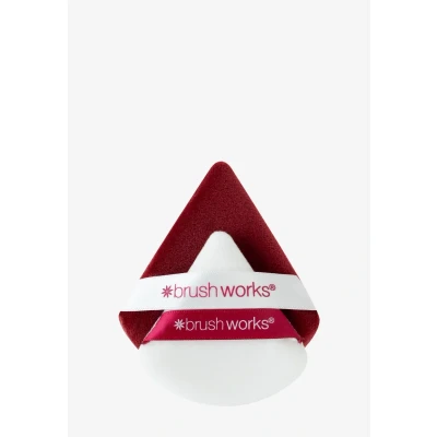 Abbildung von Brushworks Limited Edition Triangular Powder PUFF DUO Makeup Schwämme &amp; Blenders, Größe: One Size,