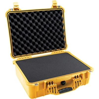 Abbildung von Peli 1520 Stoßfester Transportkoffer für empfindliches Eqipment, IP67 Wasser und Staubdicht, 24L Volumen, Mit Schaumstoffeinlage (Anpassbar), Gelb