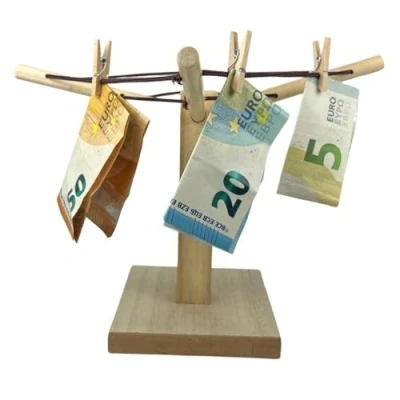 Abbildung von Wunderschöne Geldwäsche Spinne, Bodenplatte aus Holz inkl.10 Holzklammern &amp; Faltanleitung