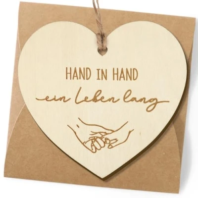 Abbildung von BETESSIN Hochzeitskarte Holz Hand in ein Leben lang Herzförmige Karte zur Hochzeit Glückwunschkarte mit Umschlag Gutschein Verpackung Hochzeitstag Hochzeitsgeschenke für Brautpaar
