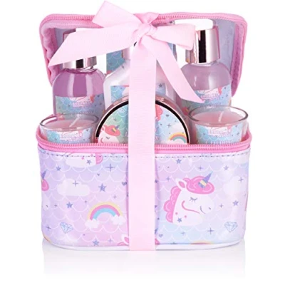 Abbildung von BRUBAKER Hautreinigungs Set Dusch und Badeset mit Einhörner, 7 tlg., Beauty Einhorn Geschenkset in Kosmetikbox, Wellness Pflegeset Kirschblüten Duft für Damen