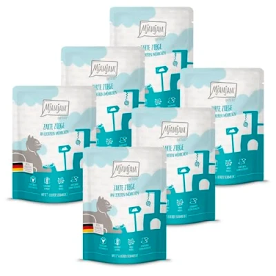Abbildung von MjAMjAM Premium Nassfutter für Katzen Quetschie zarte Ziege an leckeren Möhrchen, 6er Pack (6 x 300 g), getreidefrei mit extra viel Fleisch