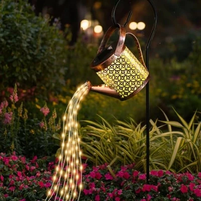 Abbildung von Solar Gießkanne mit Lichterkette Aussen Gartendeko, Solarlampen für Außen Garten LED Lichter with Schäferhaken, Wasserdicht Gartendeko Gießkannenlicht Hofweg Balkon Terrasse