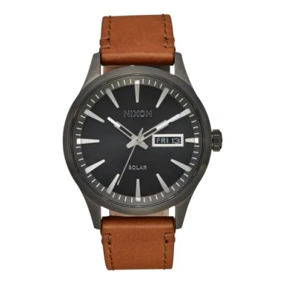 Abbildung von Nixon Unisex Analog Japanisches Quarzwerk Uhr mit Leder Armband A1347 131 00