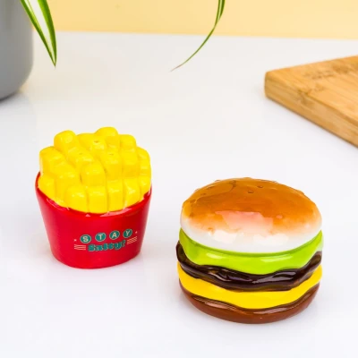 Abbildung von Hamburger und Pommes Pfeffer Salzstreuer